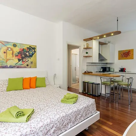 Navigli - Cozy Studio In Darsena By Rentopolis Lägenhet Milano